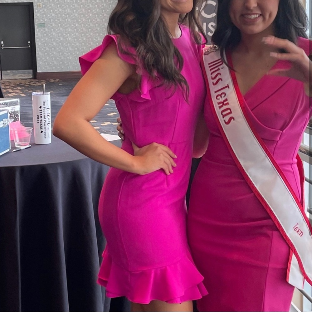 🚨🤍SOLD🤍🚨Magenta Pink Interview Dress